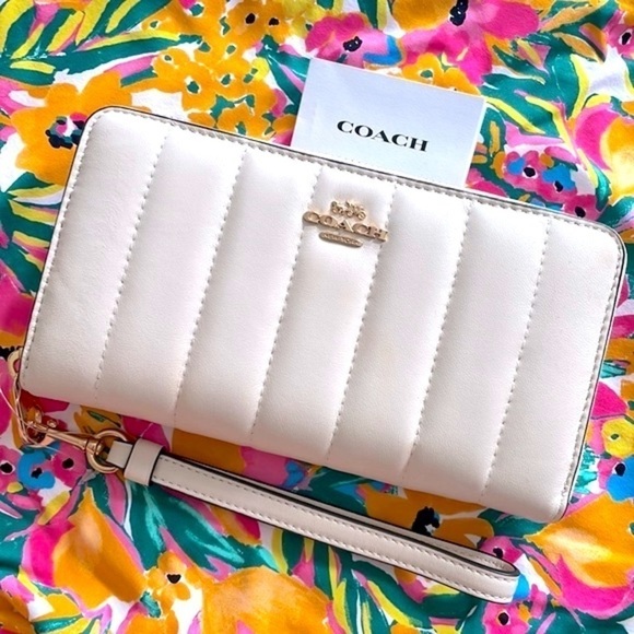 Brand New Coach Genuine Leather Chalk Quilt Long Zip Around Wristlet Wallet - Picture 2 of 15